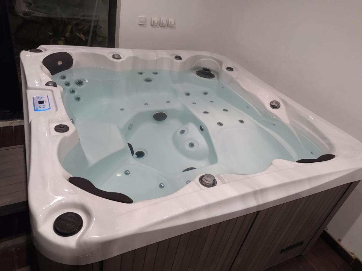 Villa Casa Ceca De La Playa Y Barcelona, Con Piscina Climatizada Y Jacuzzi Vallromanes Exterior foto